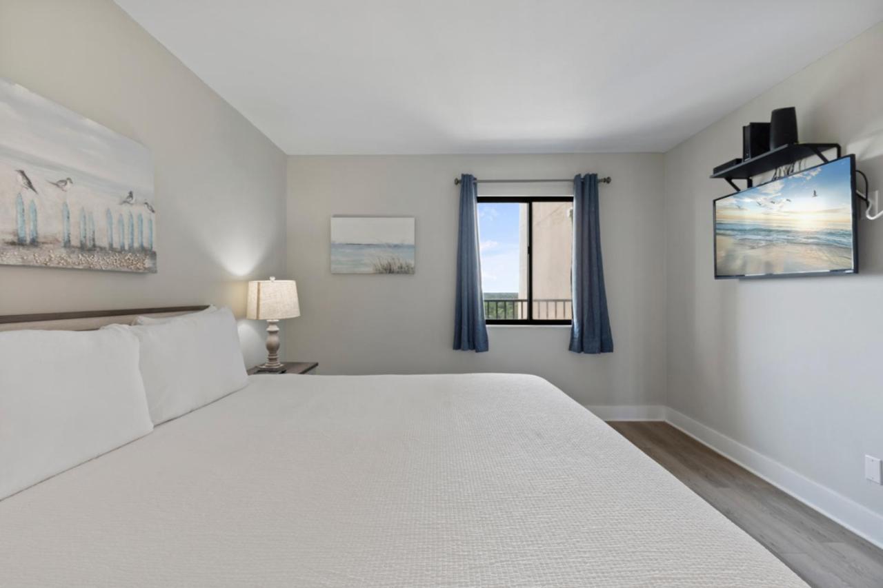 Lively Views From The Balcony At Ocean Forest Plaza Myrtle Beach Exterior photo